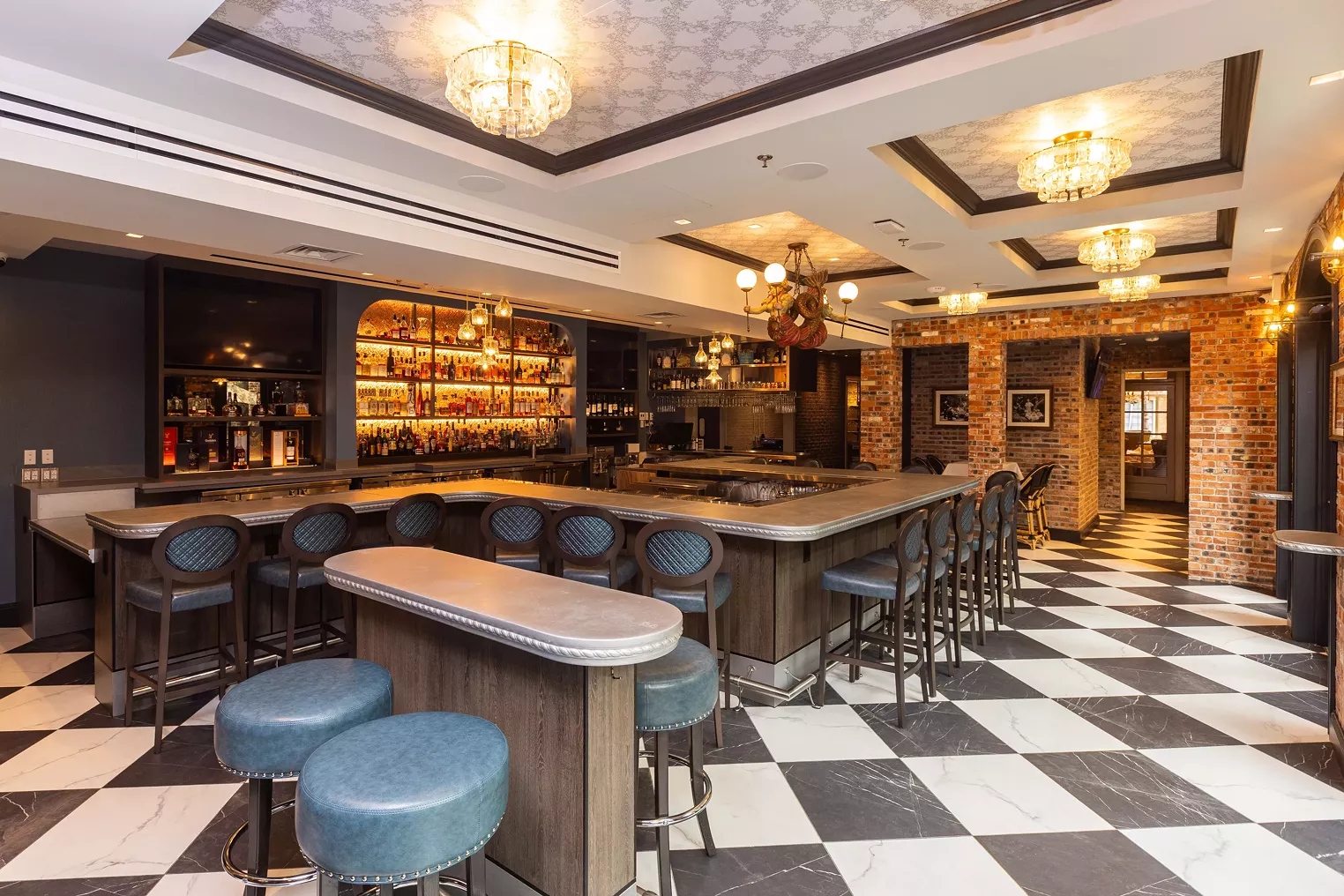 This Week: Sip Summer Wines and Spin Vinyl at Brennan’s Courtyard Soirée