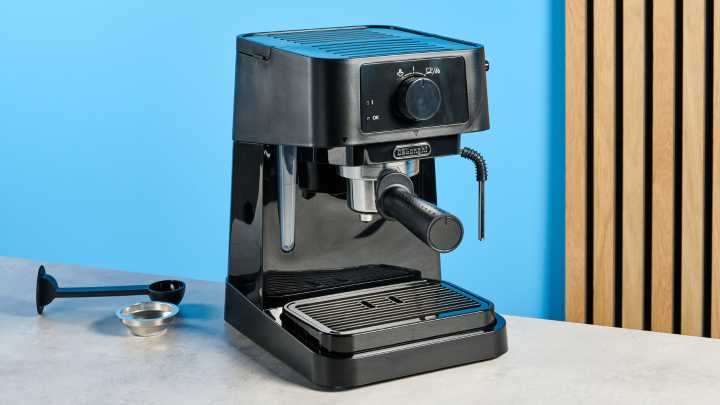 I just tested De’Longhi’s $149 espresso machine, and it performs like one double the price