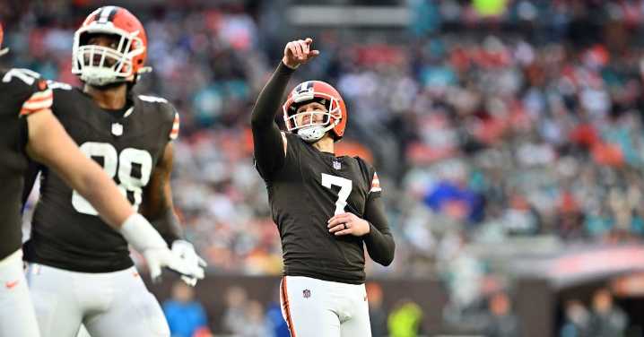 Browns bring back a former player, waives special teamer