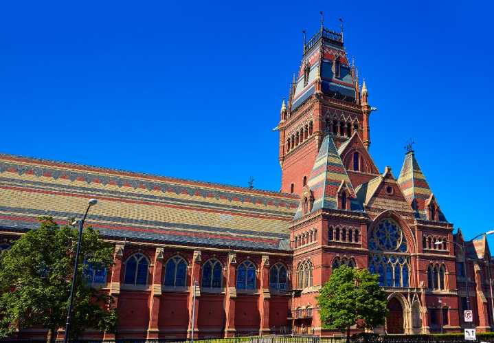 Trump sanciona a Harvard y amenaza a Columbia