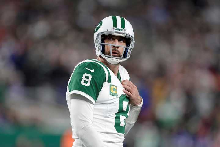 Aaron Rodgers informs Steelers he plans to sign, AP source says