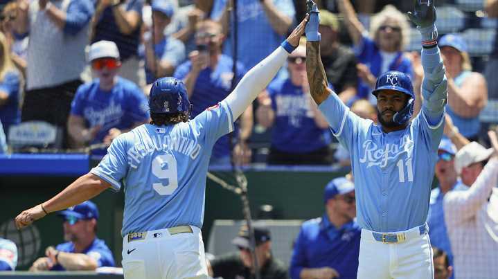 Maikel Garcia, Vinnie Pasquantino smash back-to-back homers vs. White Sox