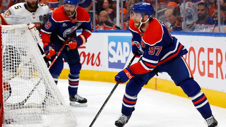 Oilers legend Wayne Gretzky reacts to Pat McAfee’s Connor McDavid link