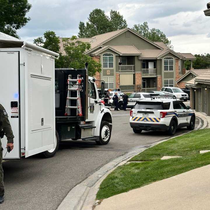 SWAT on scene of barricaded suspect in Superior: Sheriff's Office