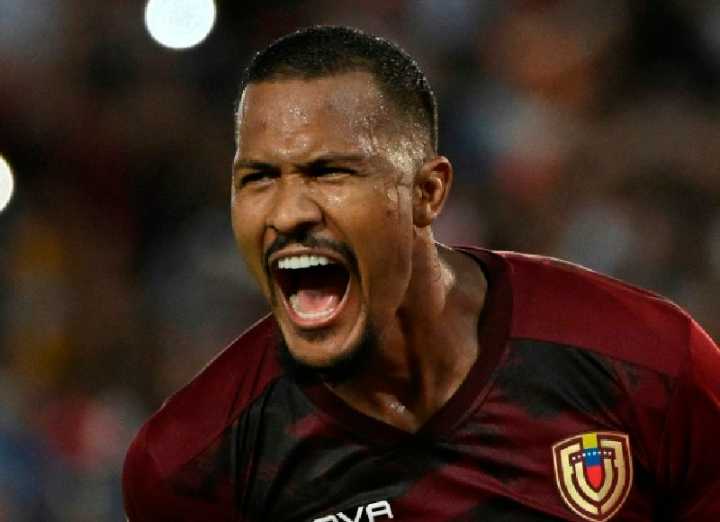 Venezuela derrota 2-0 a Bolivia y mantiene viva esperanza mundialista