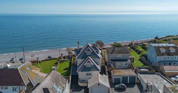 Seaside gem in Devon town with prestigious beach up for rent
