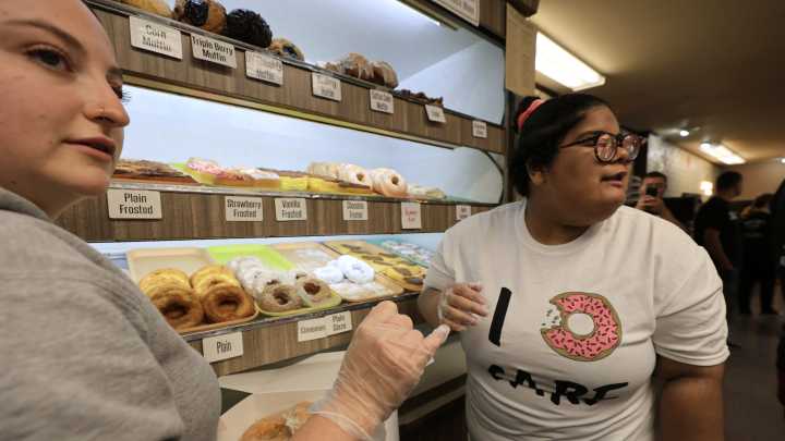 GrandMa's Donuts, special ed students team up for job shadowing