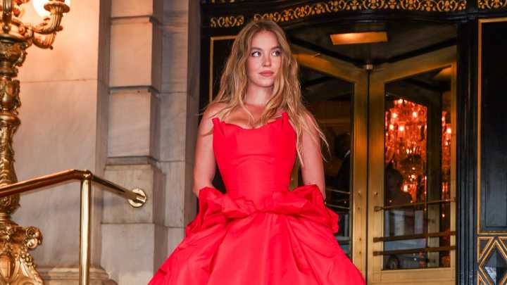Sydney Sweeney’s Bombshell Ballgown Is a Subversive Take on Method Dressing