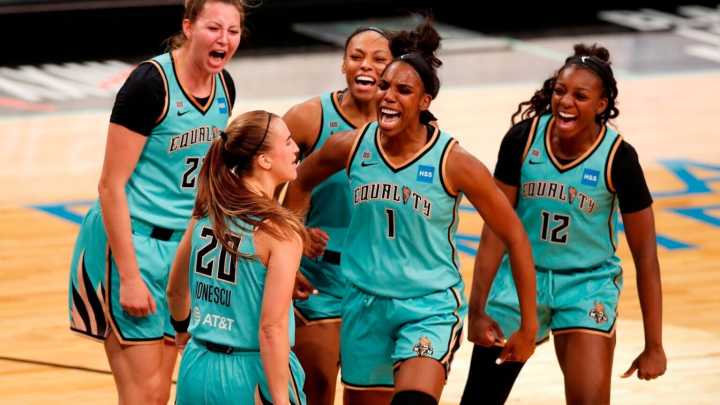 NY Liberty Hosts Watch Parties at Brooklyn Queer Bars