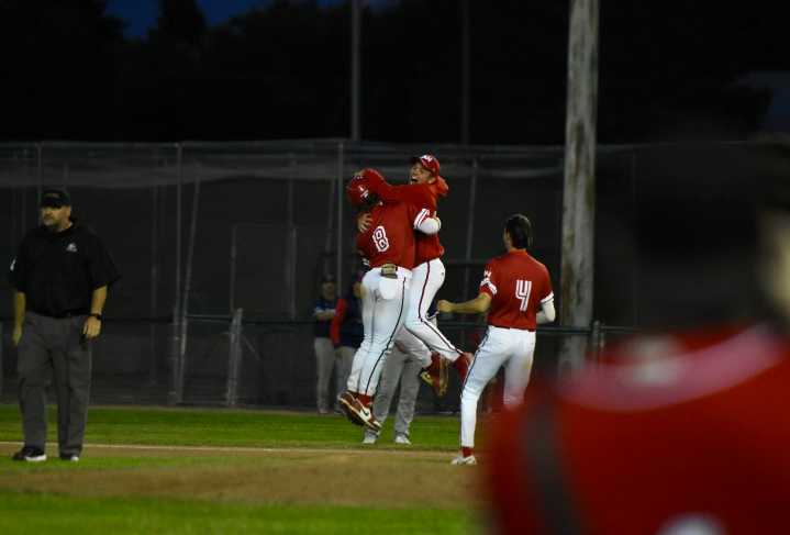 Mavs beat Weyburn in walk-off fashion Saturday