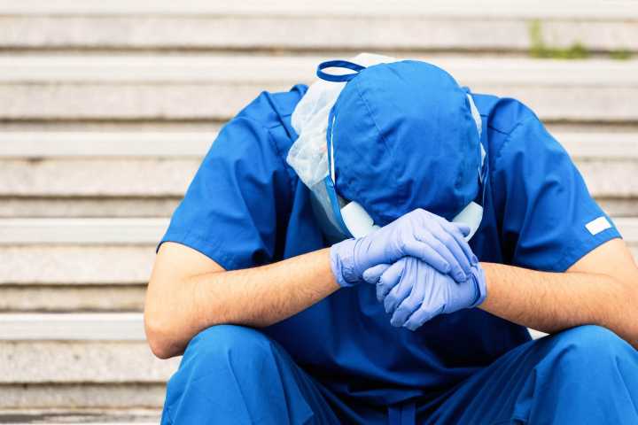 Profesionales de la enfermería llaman a protesta por falta de personal