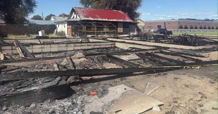 Ontario family of six displaced after fire spreads from construction site to their home