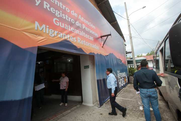 Guatemala inaugura nuevo centro de atención para migrantes deportados de EE.UU. y México