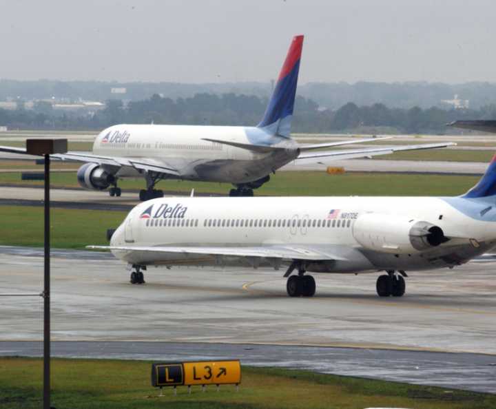 Suit Alleging Drunken Delta Passenger Punched Elderly Woman Puts Spotlight on Airlines' Alcohol