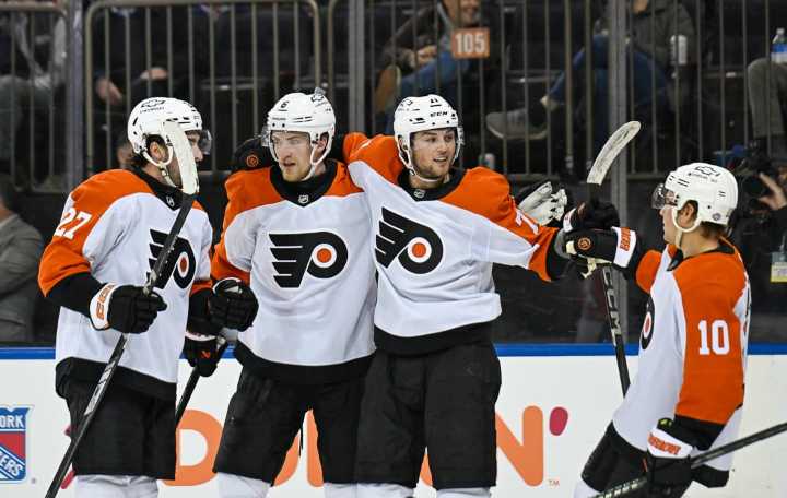 Philadelphia Flyers Extend Depth Centre