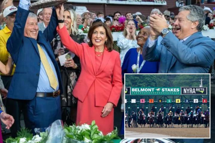 Hochul booed at Belmont Stakes in 'awkward' moment while presenting winner's trophy: video