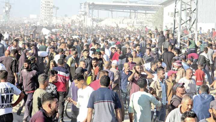 Videos show chaos around Israeli-backed Gaza Strip food sites