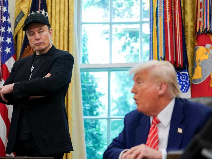 Guerra total de Trump y Musk: Tesla se hunde por la amenaza del presidente y el magnate le sitúa en la lista del 'caso Epstein'