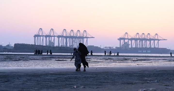 Brit holidaying in Pakistan visits seaside and gets big surprise 