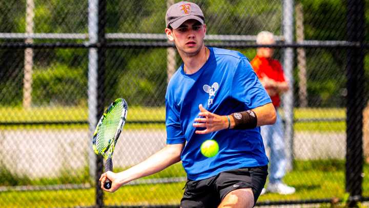 Kole Pinto powers Fairhaven boys tennis to second straight Elite 8