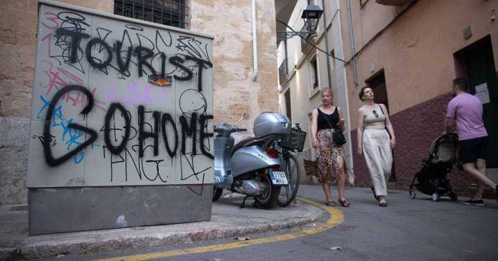 Anti-tourism protests in Spain 'backfire' leaving locals embarrassed