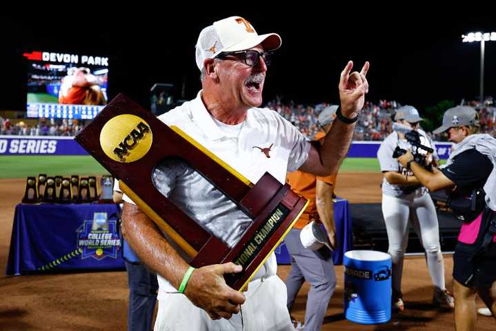 Former Oregon coach Mike White, Texas beat Texas Tech in Women's College World Series to win national championship