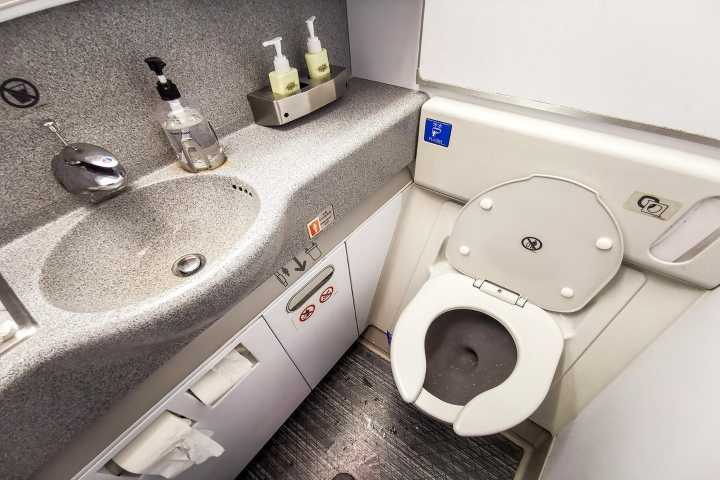 A Cabin Crew Member Went Missing on a Flight. Turns Out He Was Dancing Naked in the Bathroom