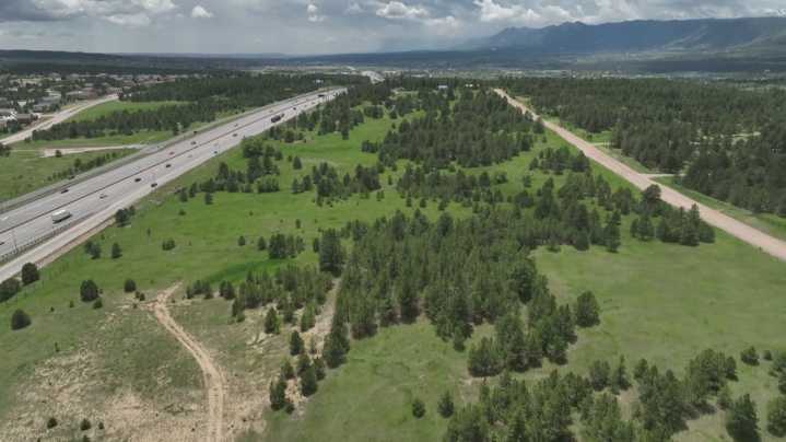Lawsuit says Colorado mayor called people who opposed Buc
