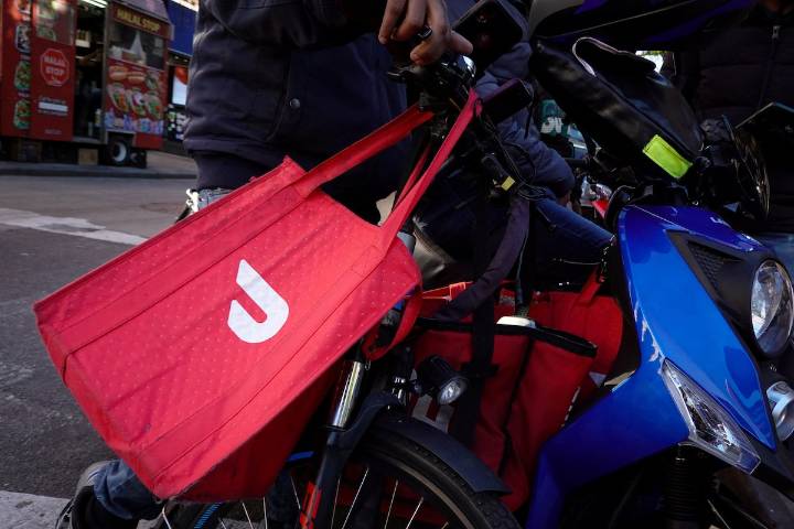 Competition Bureau sues DoorDash, alleging misleading price promotions