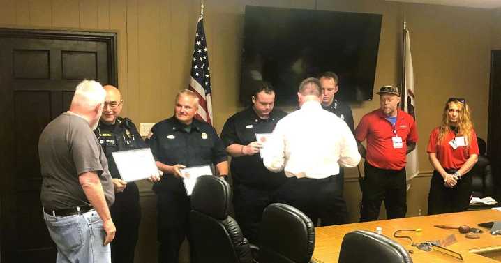‘I owe you my life’: Seven recognized with Life Saving Awards in Metropolis