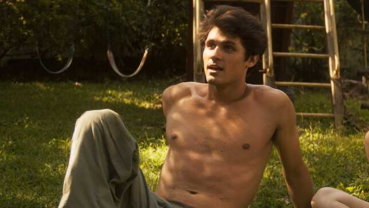 Snow White's Andrew Burnap Is Us' Guy We Googled Shirtless This Week