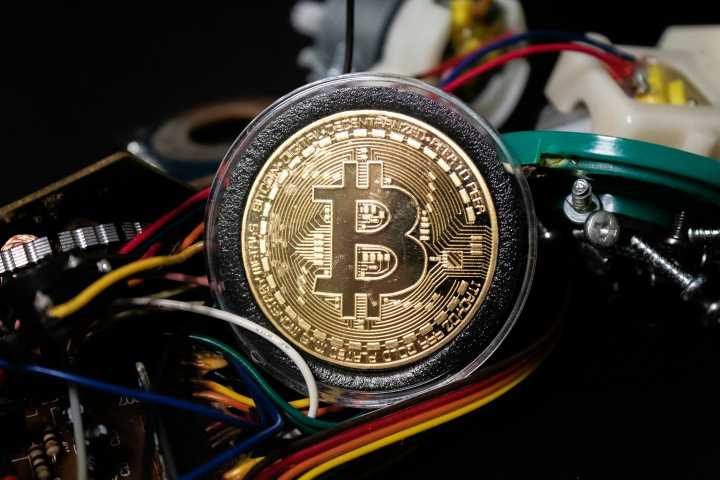 Bitcoin Sell-Off Warning? Miner-To-Exchange Transfers Hit Historic Highs