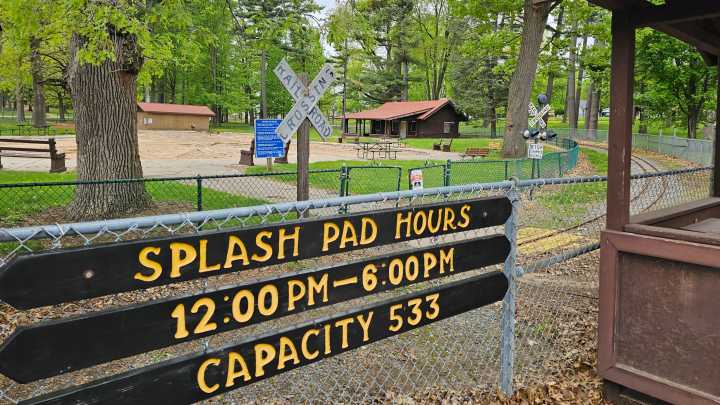 Readers ask: When will the splash pad reopen at Marathon…