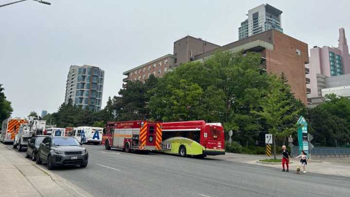 2 people seriously injured in North York apartment fire