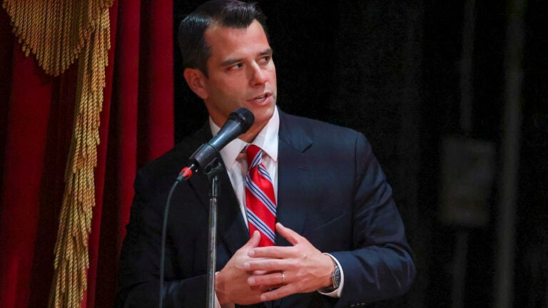 Lynn mayor decries ‘forceful’ ICE arrest of man with legal residency