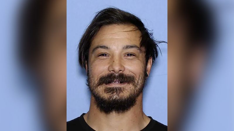 Police searching for father of 3 girls found dead in Washington state