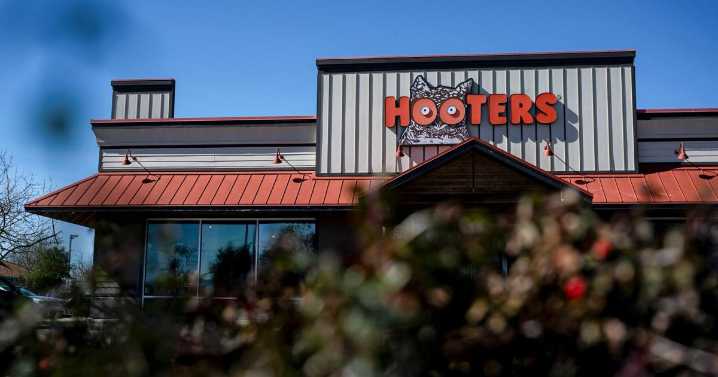 Hooters abruptly closes dozens of restaurants