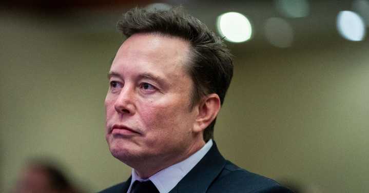 Tesla Shares Plummet Amid Trump, Musk Breakup