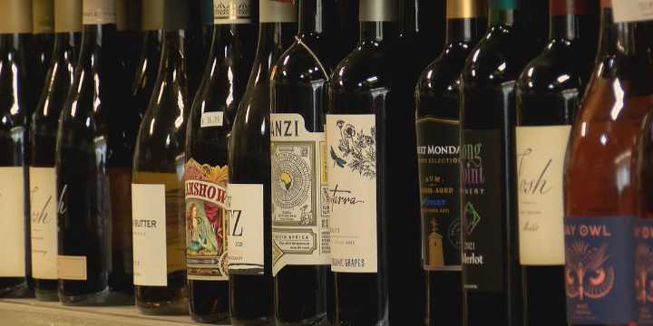 NY lawmakers propose selling wine in grocery stores