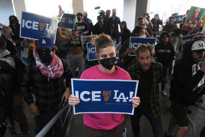 Immigration authorities extend activity in Los Angeles area amid street protests