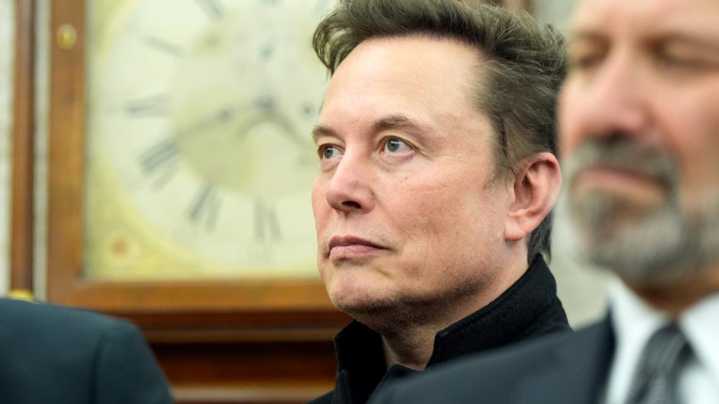 Musk pulls back on threat to withdraw Dragon spacecraft amid spat with Trump
