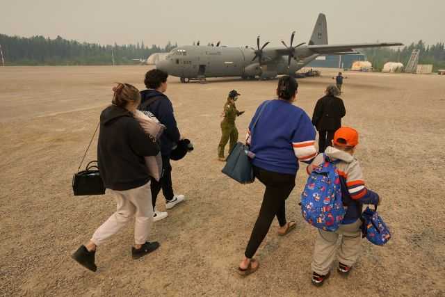 Saskatchewan Premier Scott Moe faces call to bring in military as wildfires rage