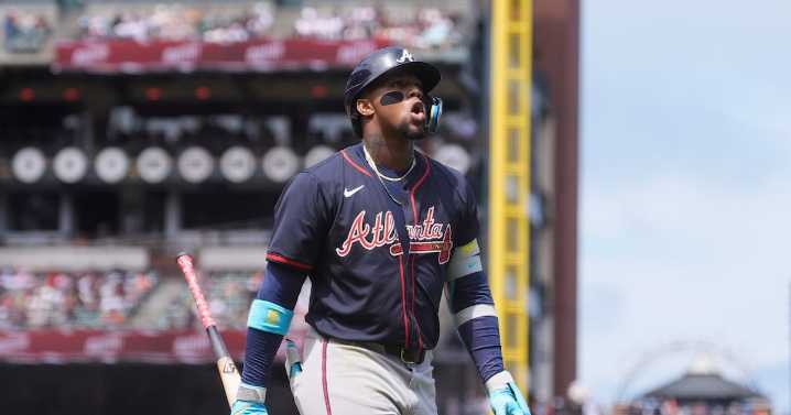 PHOTOS: Braves lose another one-run game to Giants