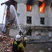 Russia launches major attack on Ukraine, killing 5