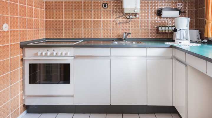 How To Make A Fully Tiled Kitchen Wall Work For Your Home