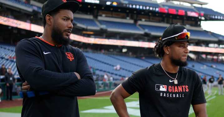 Giants activate Jerar Encarnación, option Luis Matos