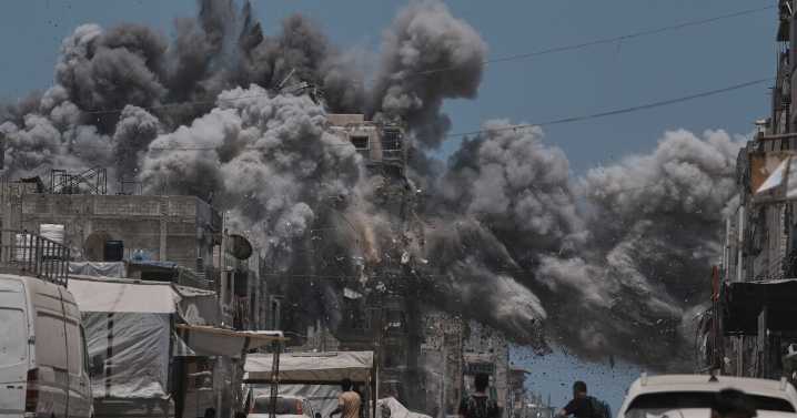 At least 31 Palestinians are killed while heading to a Gaza aid hub, officials and witnesses say
