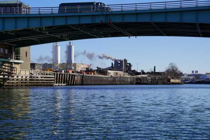 ‘It’s choking us’: Blissville and Greenpoint residents raise air quality concerns over Green Asphalt plant
