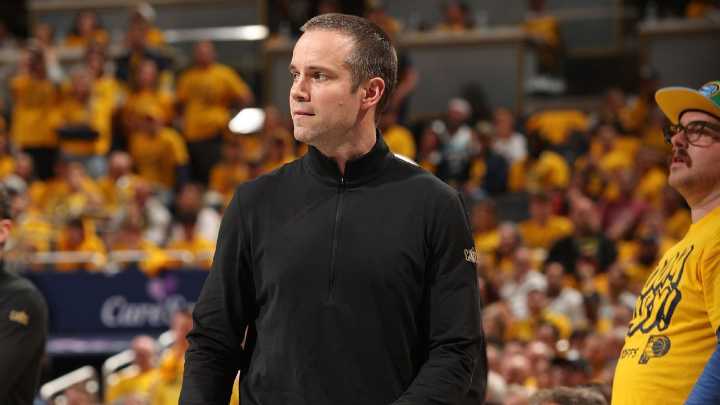 Sources - Suns hiring Cavs assistant Jordan Ott as head coach
