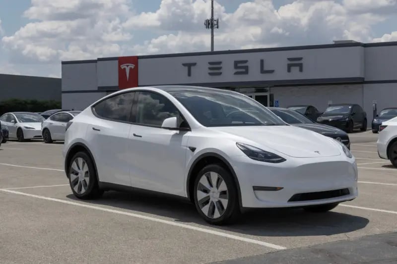 Propietario de vehículo Tesla se queja por su factura de consumo eléctrico: “¿Alguien paga más por la electricidad que por la gasolina?”